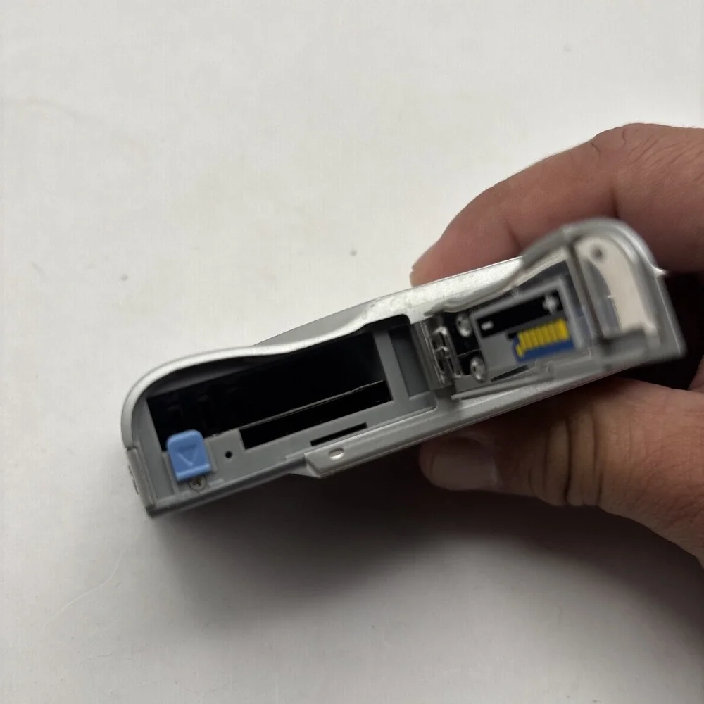 HP Photosmart ‎ R 742  Digital Camera  3X Optical Zoom. Tested works